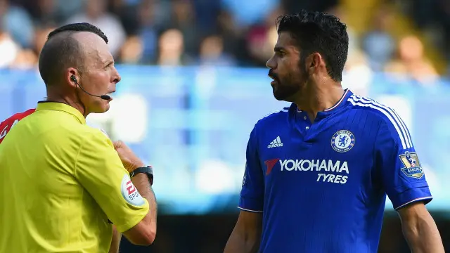 فٹبال ماہرین کےخیال میں چیلسی سٹرائیکر ڈیاگو کوسٹا بھی ریڈ کارڈ کے مستحق تھے لیکن ریفری نے ایسا نہیں کیا