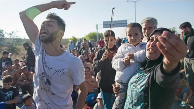 Мігранти протестують