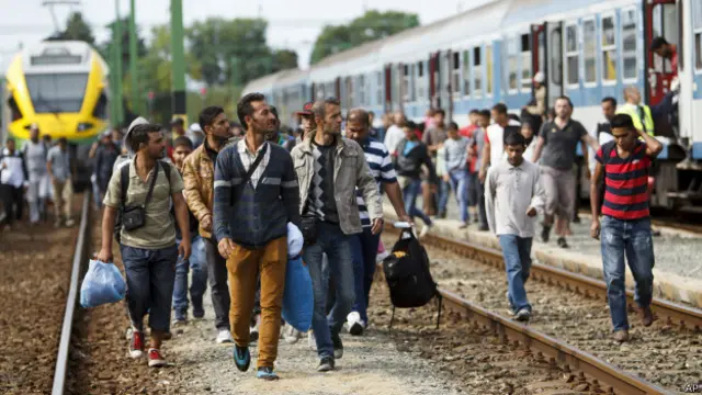  قیاس ہے کہ دس ہزار کے قریب افراد گذشتہ 24 گھنٹوں میں آسٹریا پہنچے ہیں