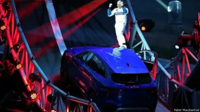 ’ جیگوار کمپنی نے مخصوص سماجی رابطوں کی ویب سائٹس کا رخ کیا جہاں قیمت ادا کرکے آپ اپنی مصنوعات کی تشہیر کی جاتی ہے‘