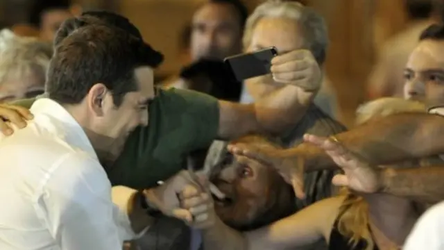 激进左翼联盟的支持者对于出口民调结果感到兴奋不已。