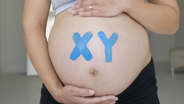 El género de un niño generalmente depende de los cromosomas.