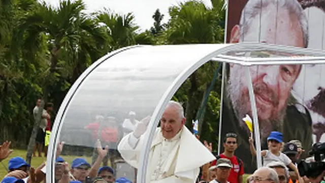 Carteles con el rostro de Fidel