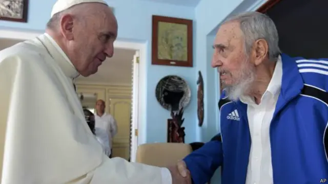 اس ملاقات کے دوران دونوں نے عالمی حالات پر بات چیت کی اور ایک دوسرے کو تحفے میں کتابیں دیں