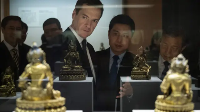 奧斯本參觀在北京的中國國家博物館。