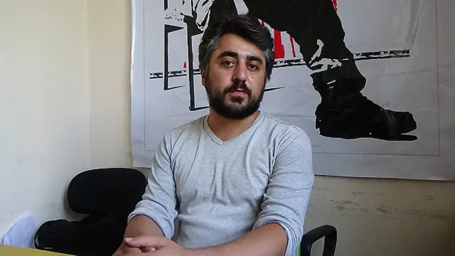 Yuri Manvelyan Azərbaycanda doğulsa da, iki ölkə arasında müharibə başlayandan sonra Ermənistana köçməli olub