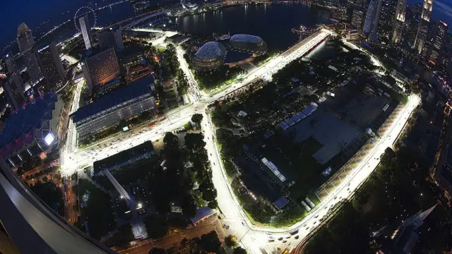 Di Grand Prix Singapura, terjadi peristiwa penonton masuk sirkuit yang ketiga kalinya dalam sejarah.