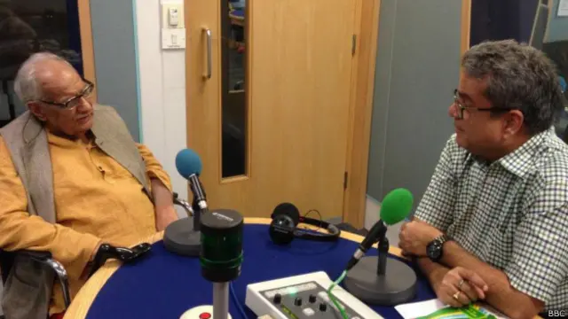 बीबीसी हिंदी के स्टुडियो में रेहान फ़ज़ल के साथ कुलदीप नैयर.