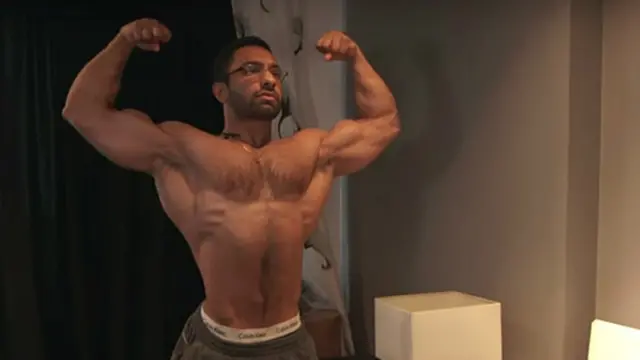 Pradeep Bala, joven londinenese que padece vigorexia