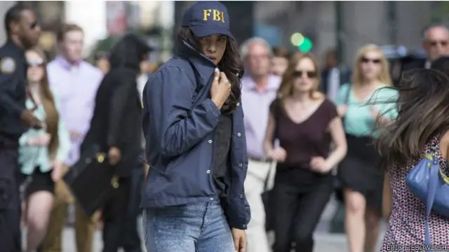 अमरीकी धारावाहिक 'क्वांटिको' के पोस्टर मे प्रियंका चोपड़ा