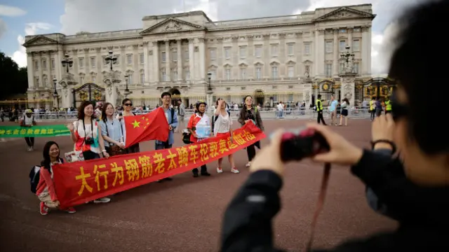 Китайские туристы в Лондоне