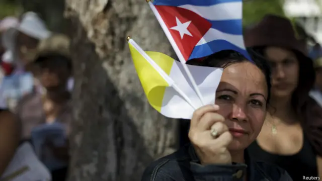 Los cubanos esperan expectantes cada pronunciamiento del Papa.
