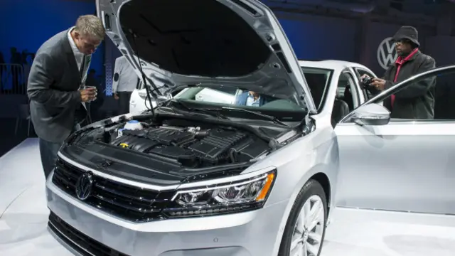 На выставше автомобилей