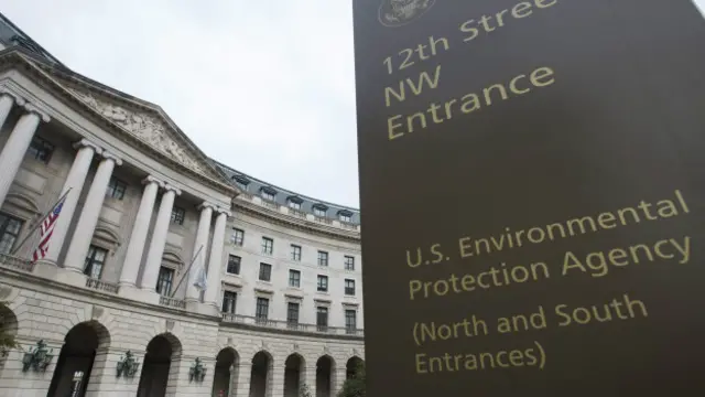 EPA, Volkswagen'i karbon emisyonlarını kasıtlı olarak düşük gösteren yazılımları araçlara yüklemekle suçluyor.