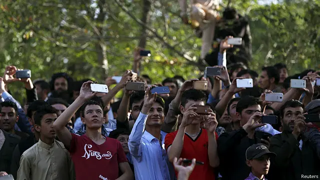 افغانستان کې ټول ټال ۲۶۵۹۵۴۷۱ وګړي تیلیفونونه کاروي.