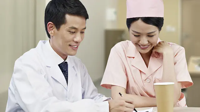 "Ми заохочуємо парочку до першого побачення, співчуваємо, коли вони сваряться, щиро радіємо, коли вони починають жити разом"