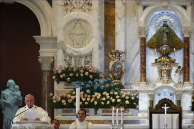 教皇在埃尔科夫雷仁爱圣母圣堂举行弥撒