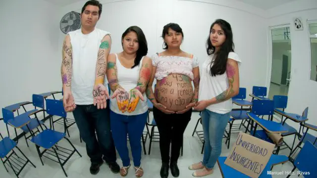 Exposición Acción Visual por Ayotzinapa organizada por el fotógrafo Marcelo Brodsky