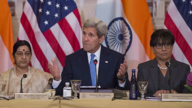 भारतीय विदेश मंत्री सुषमा स्वराज और अमरीकी विदेश मंत्री जॉन केरी 