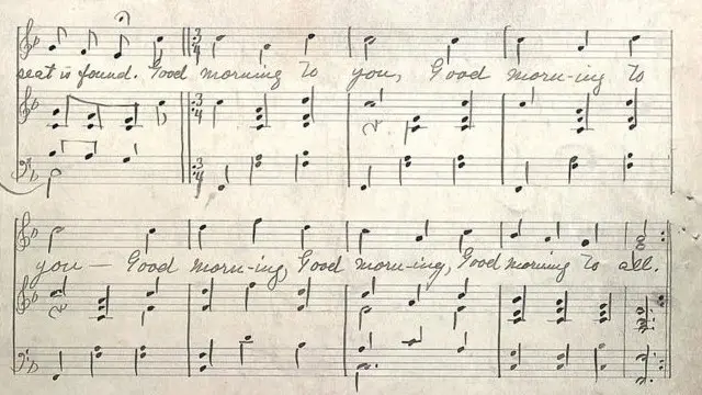 ملڈرڈ اور پیٹی ہلز نے ابتدا میں اپنے اس معروف نمغے کو ’گڈ مارنگ ٹو آل‘ کا نام دیا تھا لیکن بعد میں یہ نغمہ پوری دنیا میں ہیپی برتھ ڈے ٹو یو کے نام سے مشہور ہوا