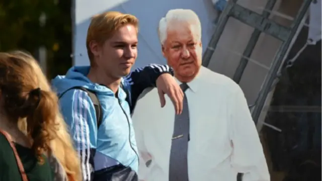 Картонный Борис Ельцин