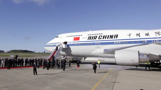 習近平搭乘的中國國航波音747專機停靠艾弗雷特佩恩機場的波音工廠停機坪(22/9/2015)