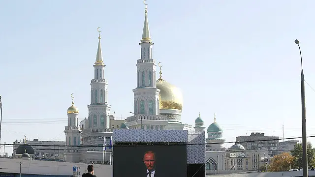 يسع المسجد الجديد عشرة آلاف من المصلين