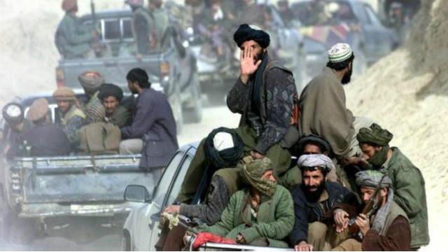 الملا أخطر منصور يكافح من أجل زعامة حركة طالبان