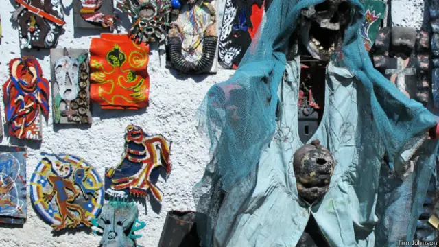 Obra com crânios humanos reais serve como lembretepromo code estrela betvalor à vida