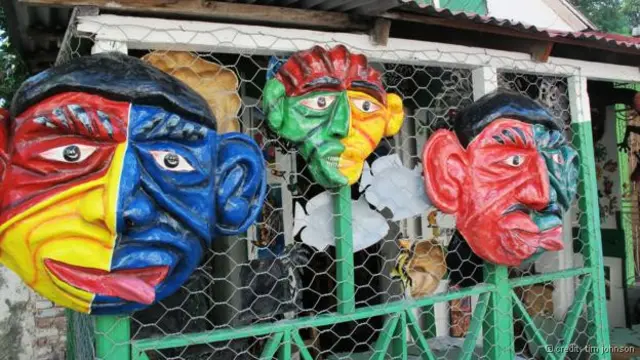 Arte haitiana, inspirada no vodu, tem trazido dólares a comunidades destruídas por terremoto