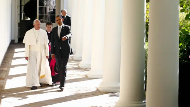 Papa Francisco e Barack Obama conversam em Washington (Foto: Tony Gentile/Pool Photo/AP)