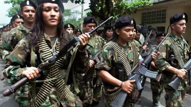 باغی تنظیم فارک کے ہزاروں جنگجو اب بھی حکومتی افواج سے نبرد آزما ہیں 