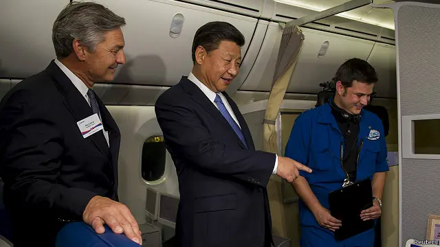 زار جين بينغ أحد مصانع بوينغ في الولايات المتحدة