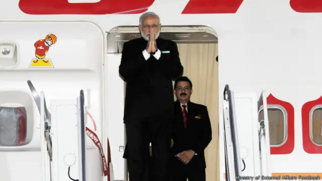 मोदी पहुंचे न्यूयार्क