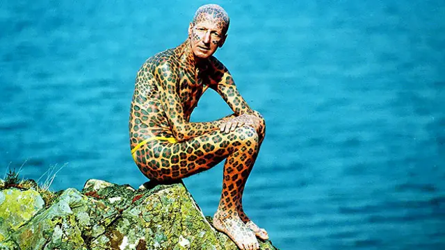 Том Леппард має татуїровки леопардових плям по всьому тілу