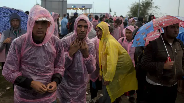 كرواتيا تقول إنها ليس بمقدورها التعامل مع تدفق المهاجرين بأعداد كبيرة