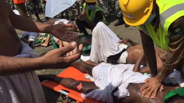 Laporan-laporan dari Arab Saudi menyebutkan sekitar 100 jemaah haji meninggal dunia akibat berjejalan dalam prosesi haji di Mina.