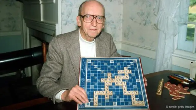 阿尔佛雷德.穆舍尔.巴茨喜欢下棋、填字游戏和拼图游戏。在Scrabble中可以看到这三种游戏的影响。(图片来源:Getty Images)