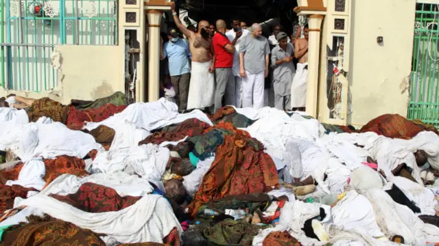 "Jenazah tergeletak di mana'mana sejauh mata memandang."