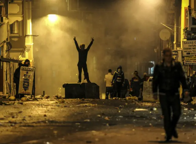 Столкновения курдов с турецкой полицией