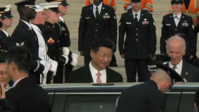 习近平登上专车