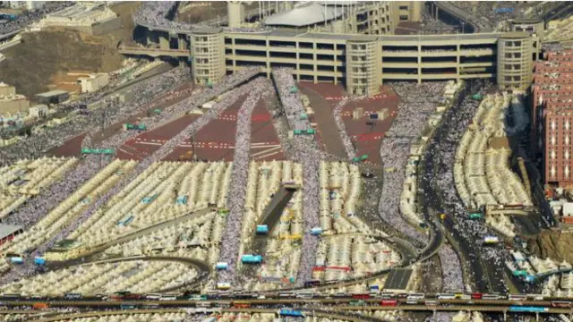 Tras el accidente, ha continuado la peregrinación y los ritos.