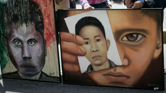 Protesta por el primer aniversario de la desaparición de estudiantes en Iguala, Guerrero. 