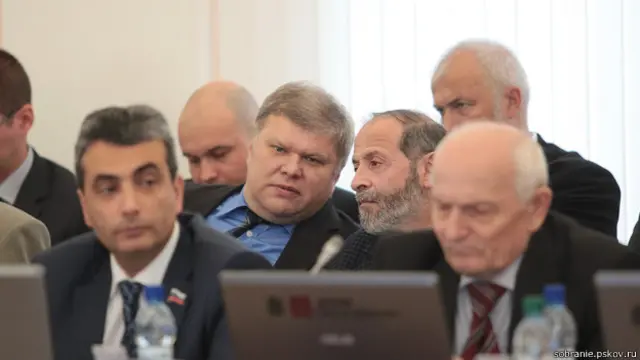 Сергей Митрохин на сессии псковского заксобрания