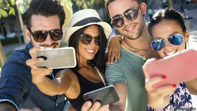 सेल्फ़ी