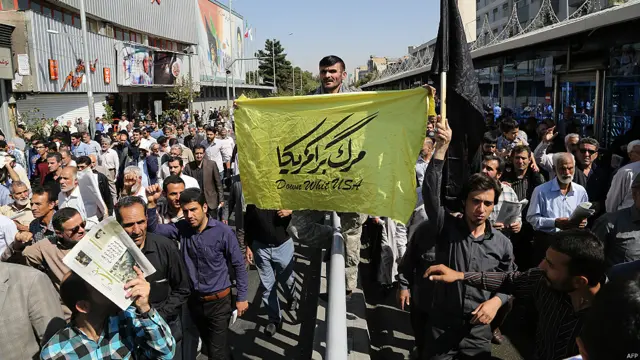 ایران کے دارالحکومت تہران میں سعودی عرب کے خلاف احتجاجی مظاہرہ ہوا۔ ایران کے رہبرِ اعلیٰ آیت اللہ خامنہ ای نے سعودی عرب پر حاجیوں کو مناسبت تحفظ فراہم نہ کرنے کا الزام عائد کیا ہے۔