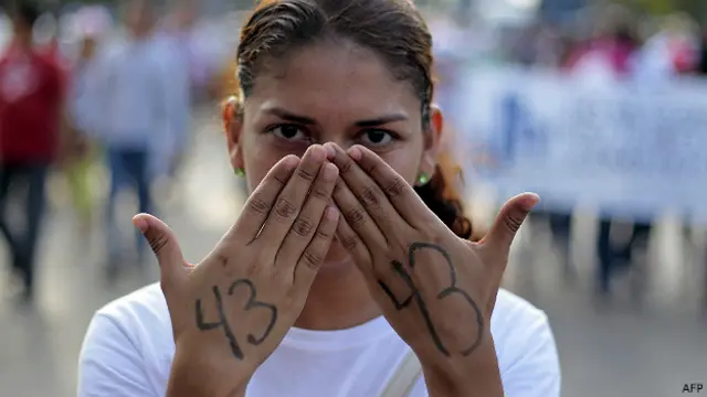 Protesta por los 43 estudiantes de Ayotzinapa