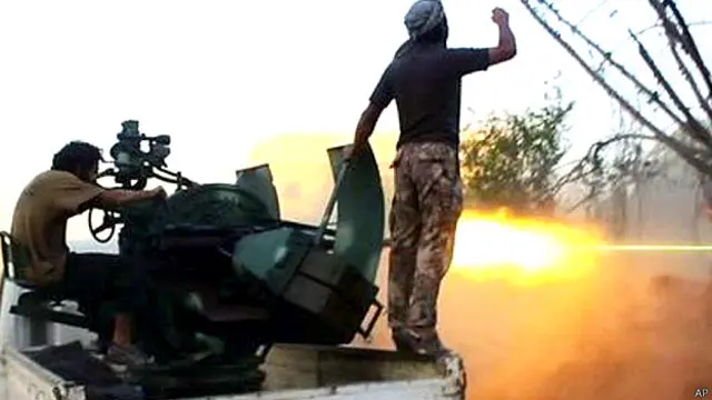 El Kaide bağlantılı Nusra Cephesi Suriye'de hükümete karşı savaşan güçlerden biri.