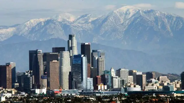 Banyak pangran dan seikh Arab yang memiliki rumah mewah berharga ratusan miliar di Beverly Hills