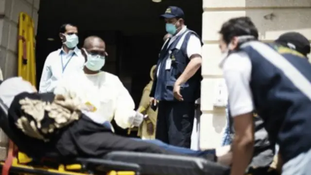 踩踏事故还造成850多人受伤